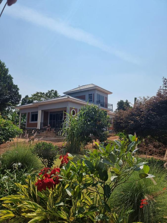 Lulongo Lake View Retreat - B&B