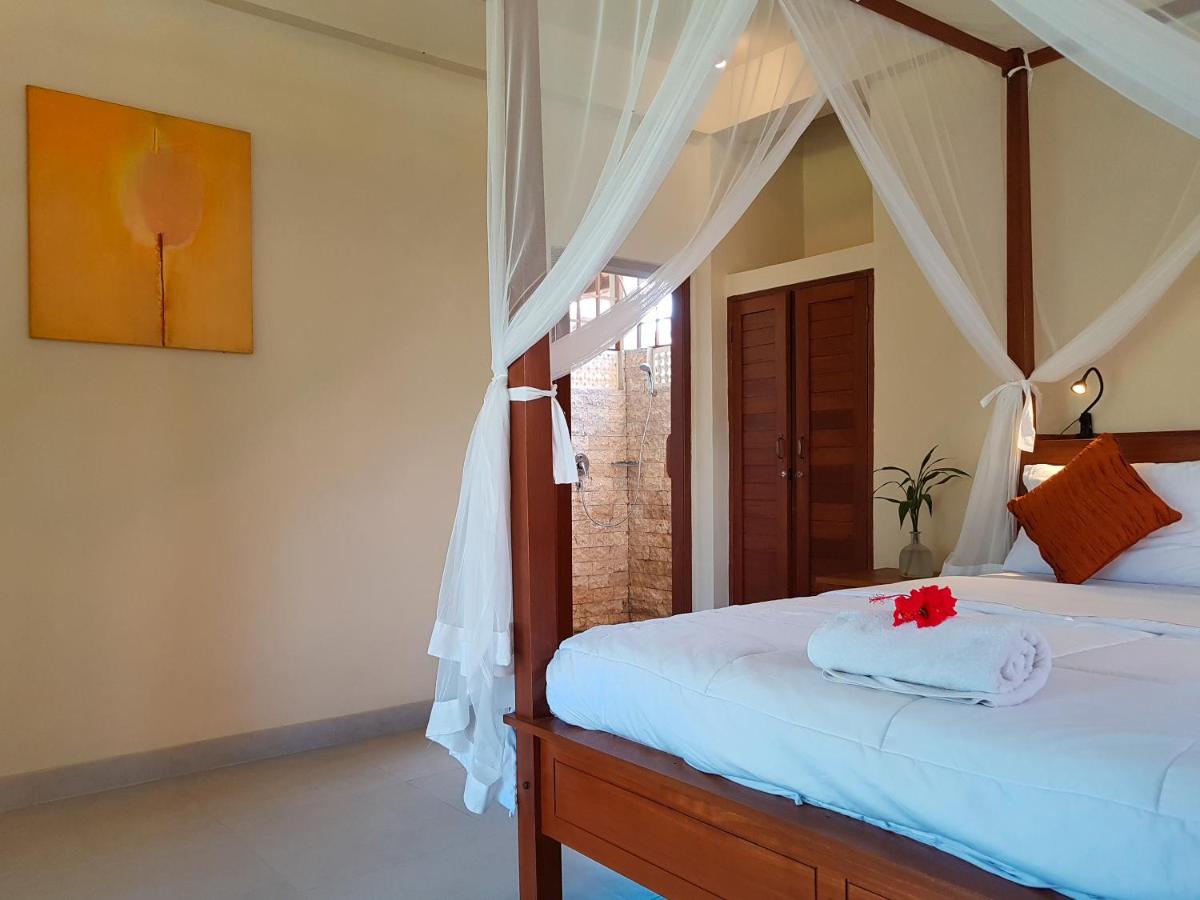 Deluxe One-Bedroom Apartment with Garden View