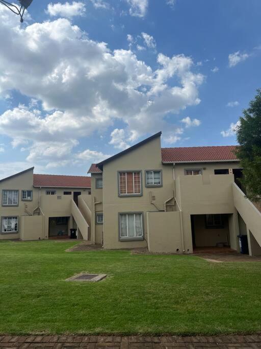 2Bed Apt in Lovely Complex Peaceful - B&B