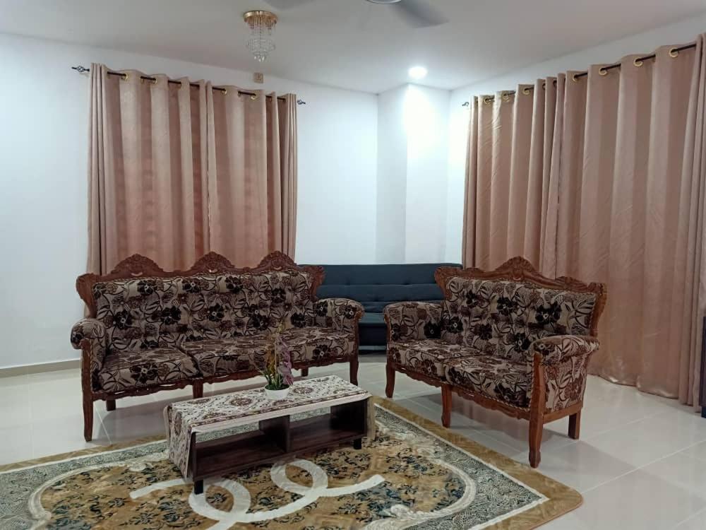 D'yanaMuslim Homestay - B&B