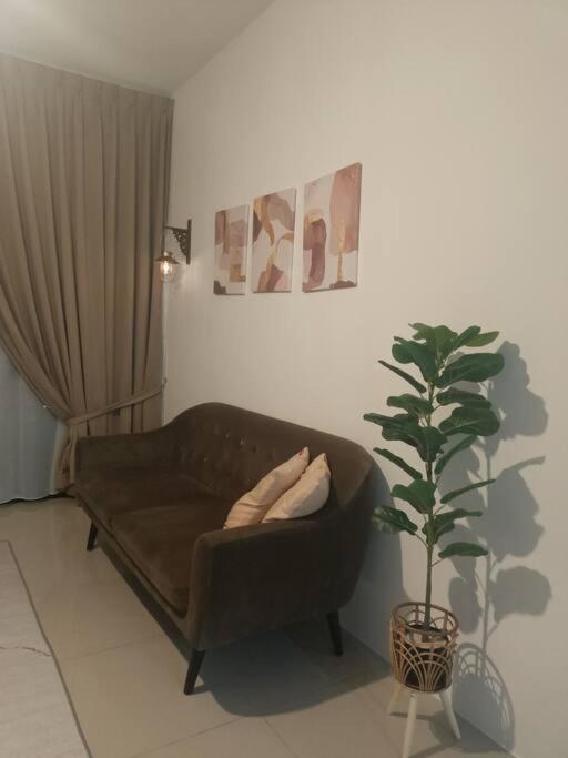 Sini Stay Residensi KLIA - Ferienwohnung Kampung Jijan Hilir