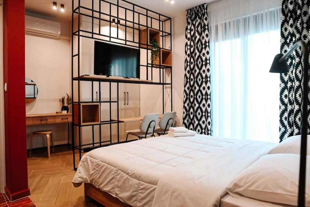 Four Stay Apartments Red Room - B&B Volos