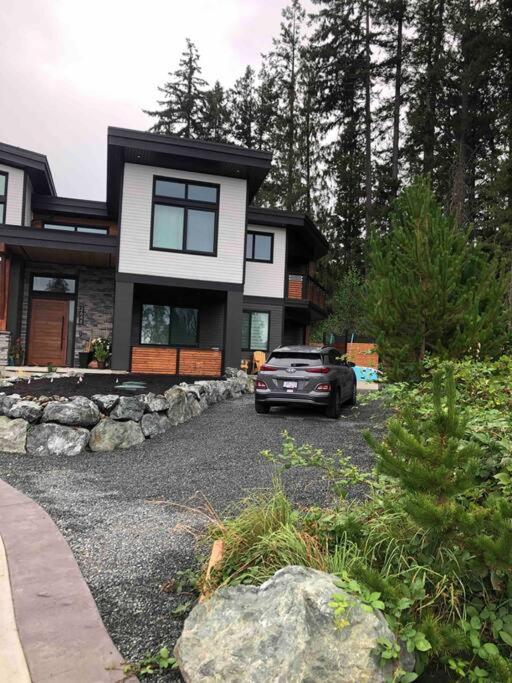 Executive 1 Bedroom Lakeview Retreat - Chambres d’hôtes