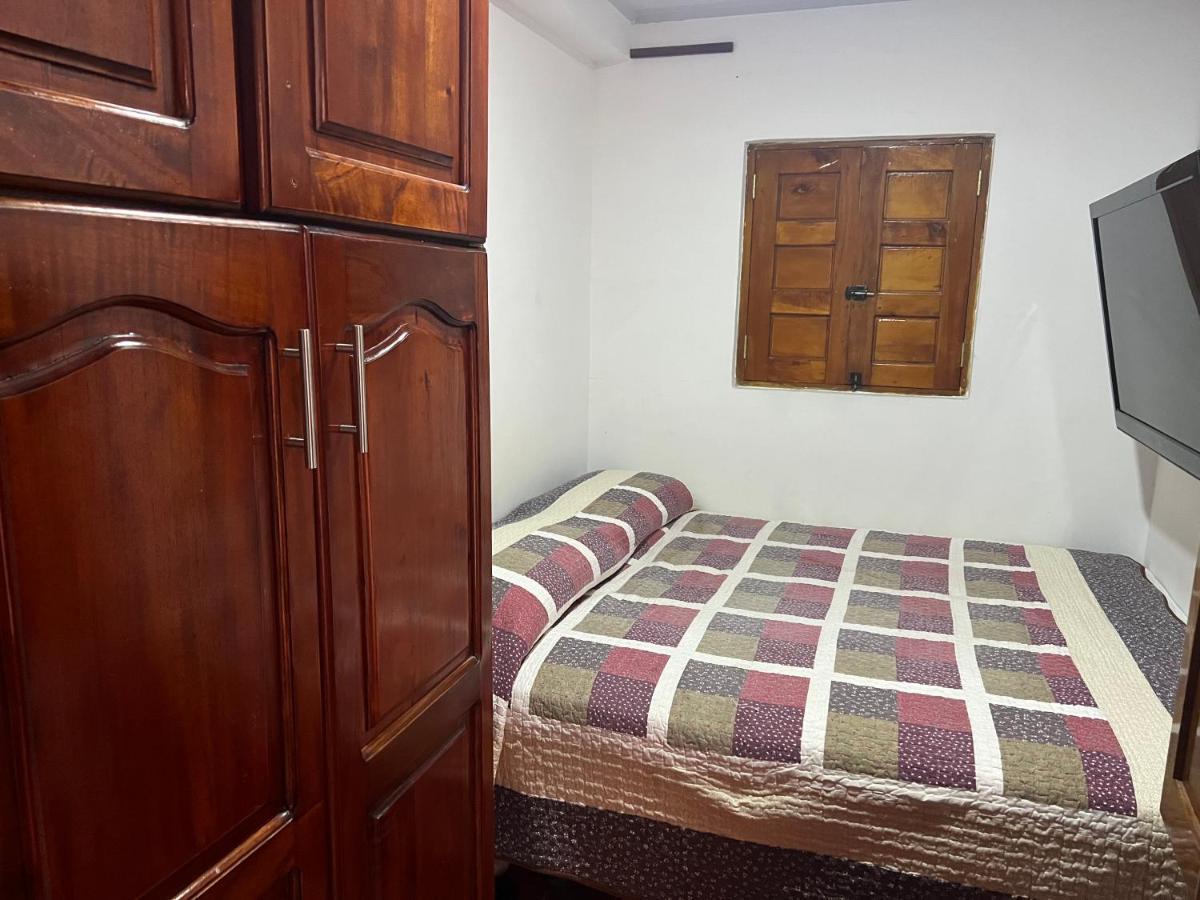 En la Zona Rosa, a una cuadra del Parque - B&B Urrao