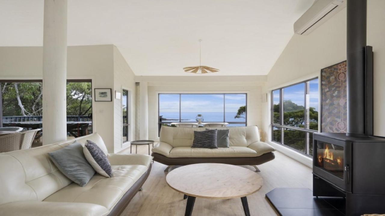 'Ocean Ridge at Killcare' by Accom Holidays - B&B