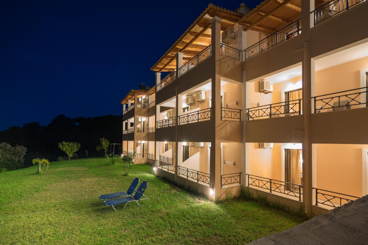 Studio (2 Adults)