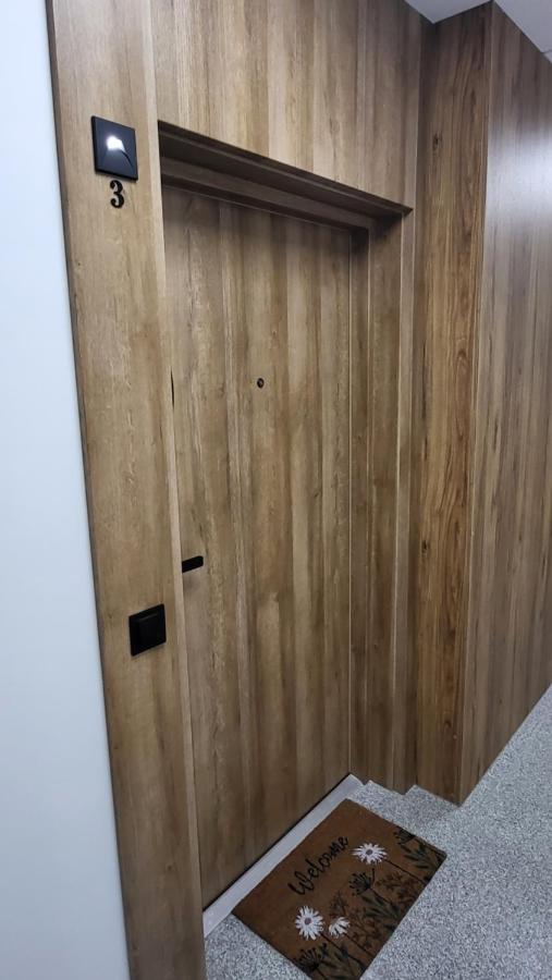 Nowy Apartament Wesoła - Ferienwohnung