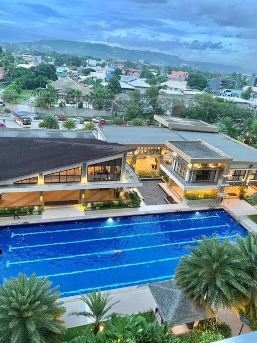 2 Bedroom Samal View with Balcony Verdon Parc - Bed and Breakfast