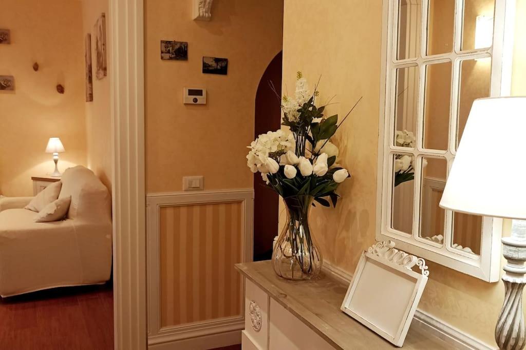 Apartment Cinecittà - 50 meters from subway line A - B&B Roma