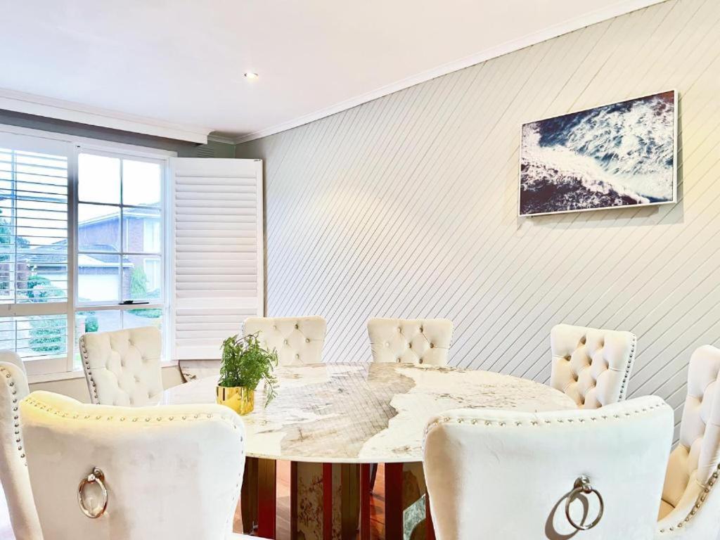 Holiday Villa pool garden - B&B Chepstowe