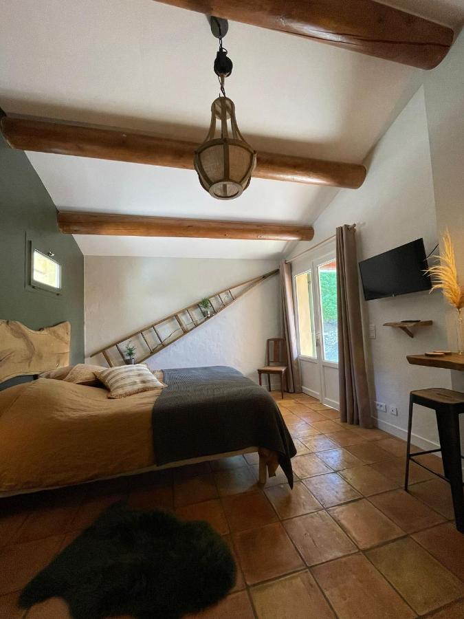 Doppel-/Zweibettzimmer mit eigener Terrasse