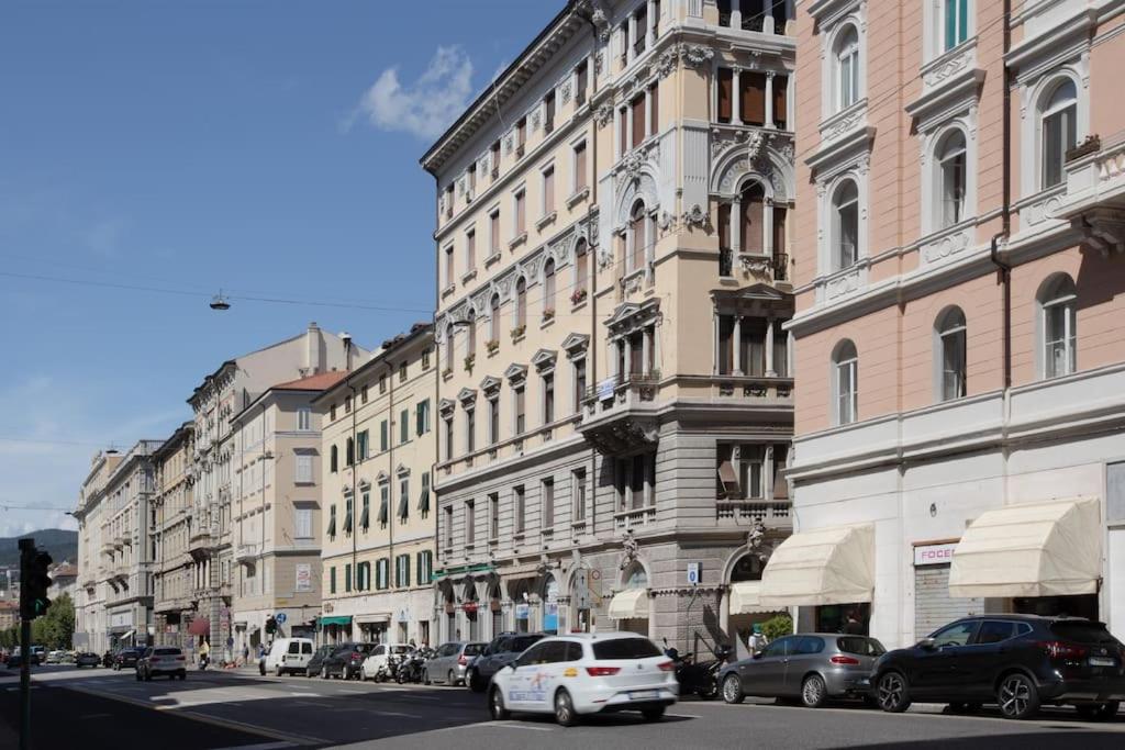 Luxury Apartment - 8 person - Centro Storico Trieste - B&B Trieste