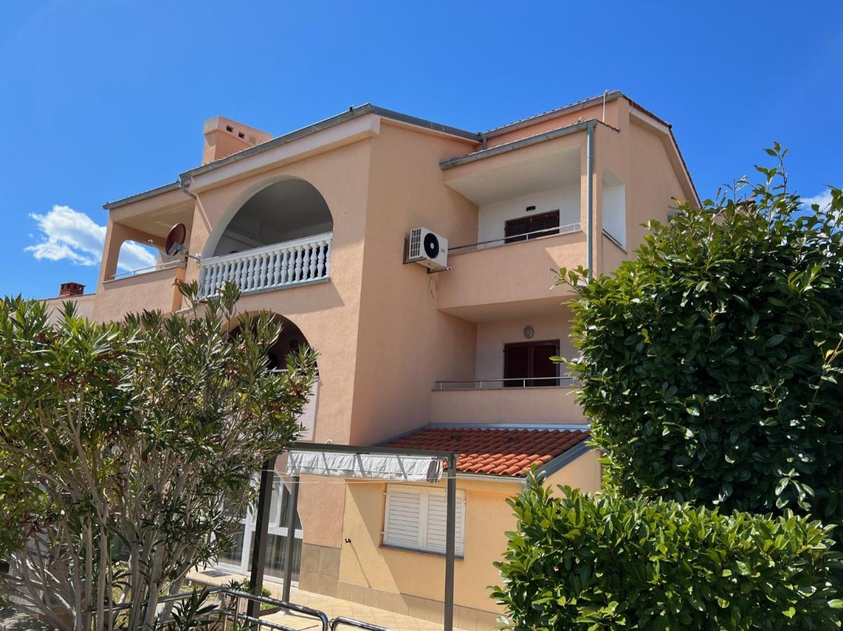 Wohnung mit Blick auf das Meer und großem Balkon - B&B