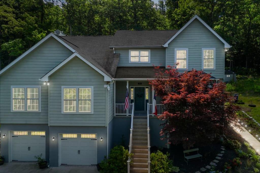 Multi-gen Family Mountain House - B&B Front Royal