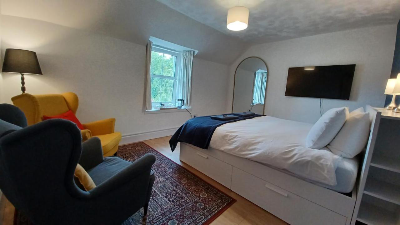 Double Room with Private External Bathroom