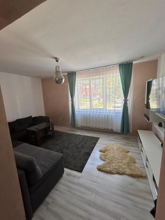 Adrian Ap 1 - Bed and Breakfast