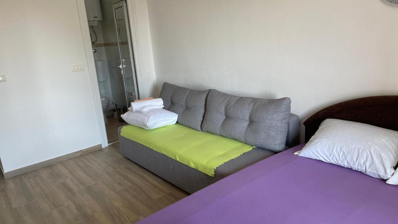 Studio with Sofa Bed