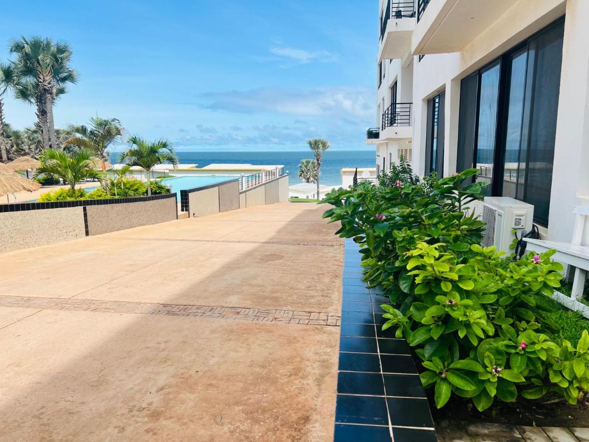 Relax Oceanfront Suites - Chambres d'hôtes Serekunda
