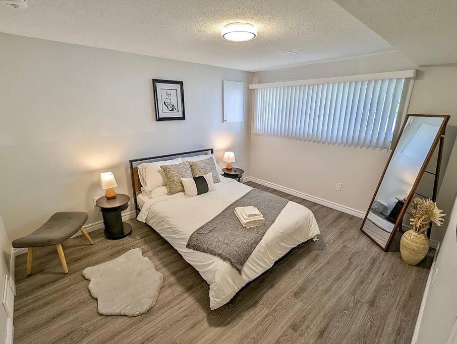 Modern 2 BDR Guest Suite in St Catharines Niagara - B&B St. Catharines
