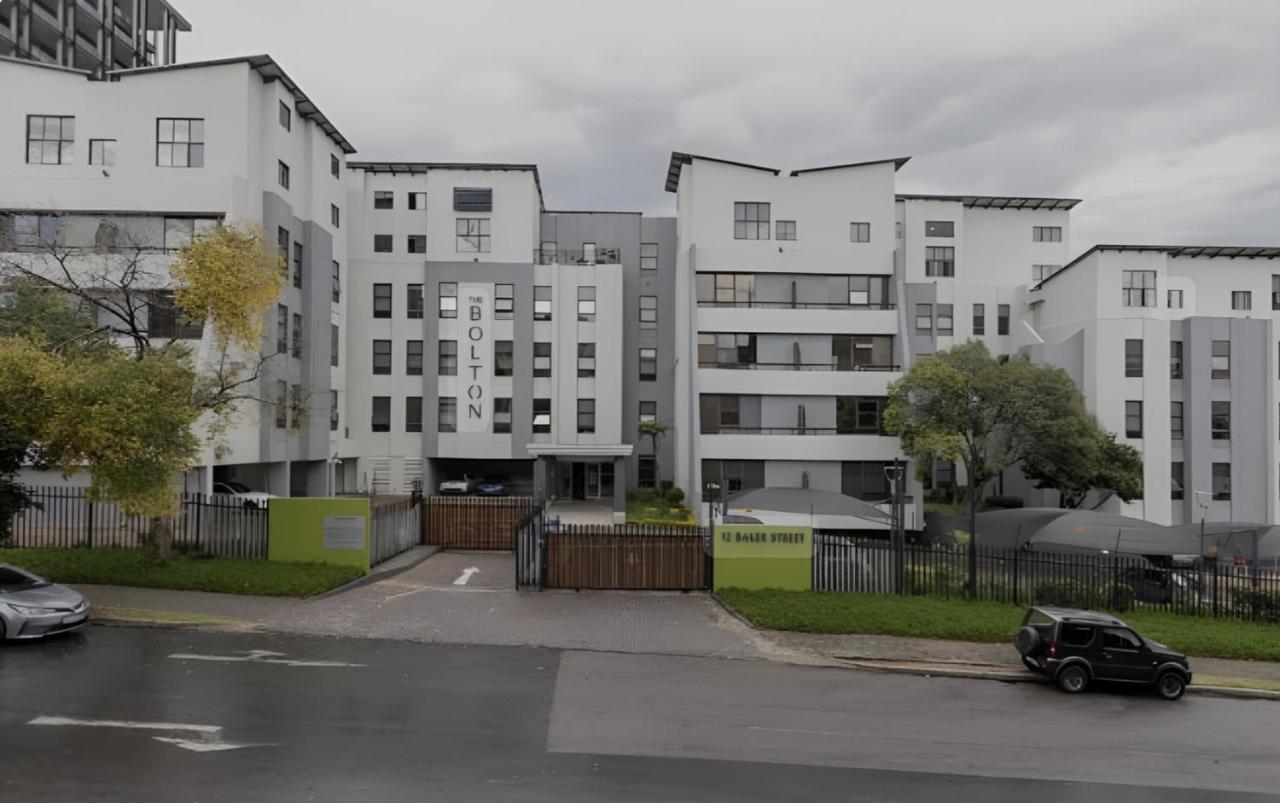 Lovely Rosebank 1-bedroom condo with pool & cinema - B&B