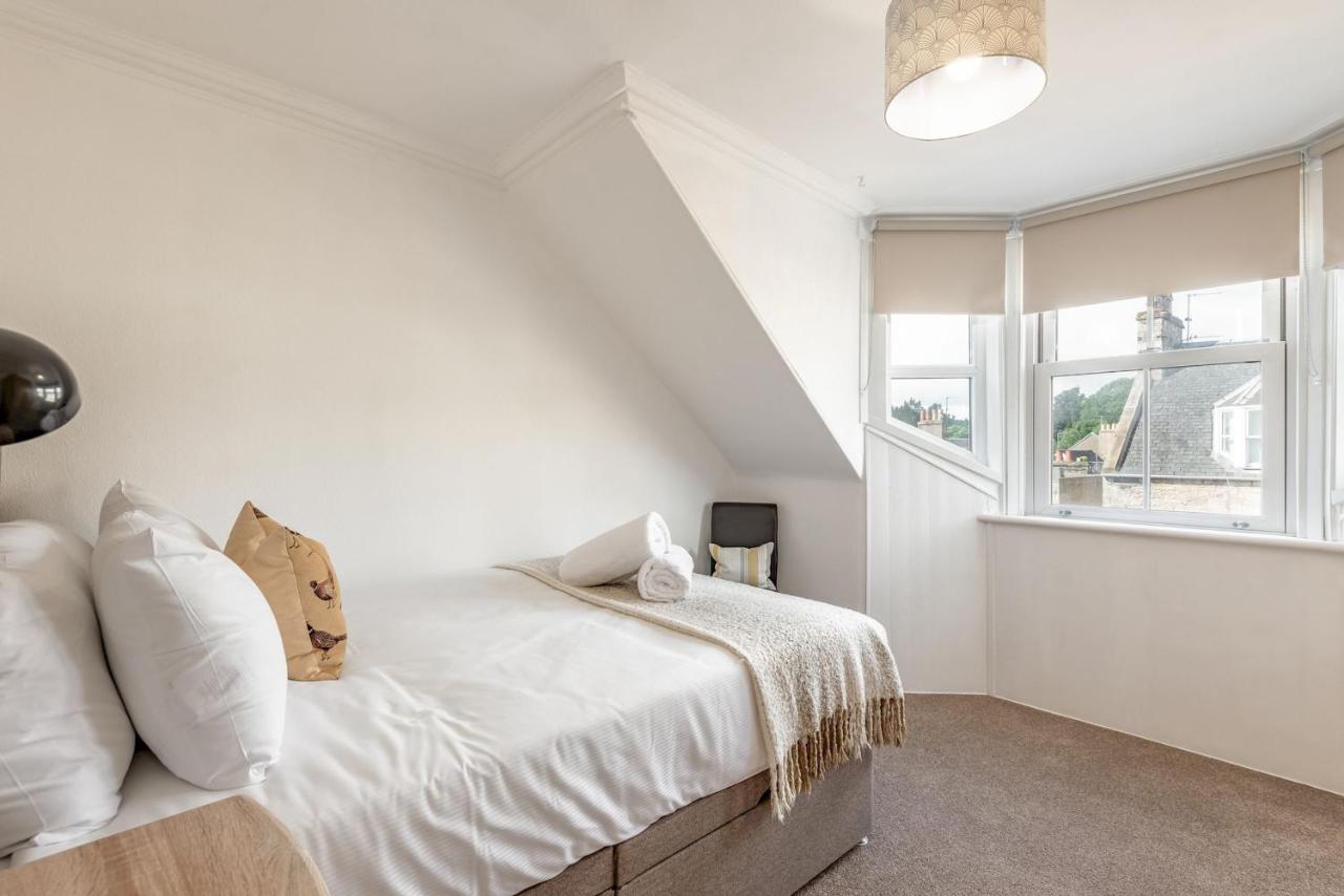 Kinness Place - No 6 - B&B