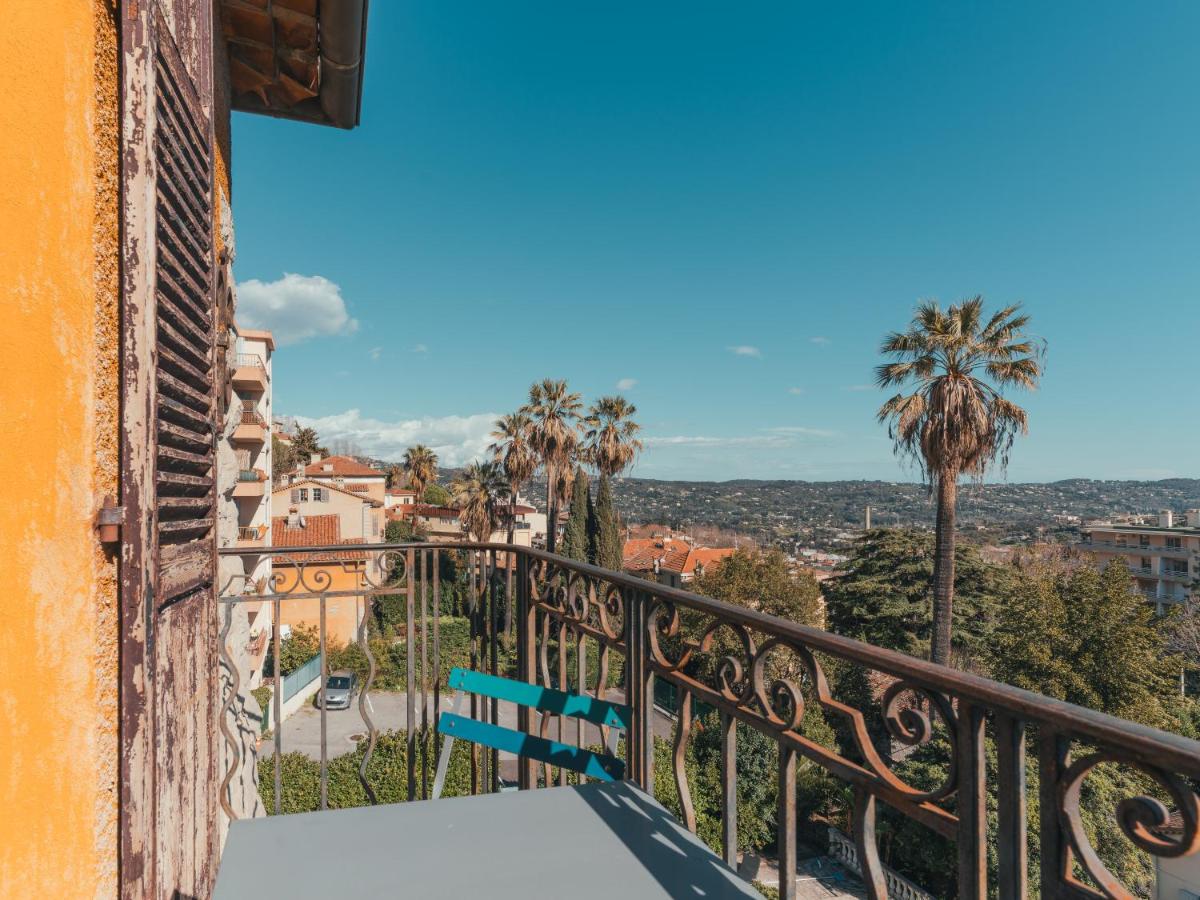 Appartement Lumineux Vue Mer au cœur de Grasse - B&B