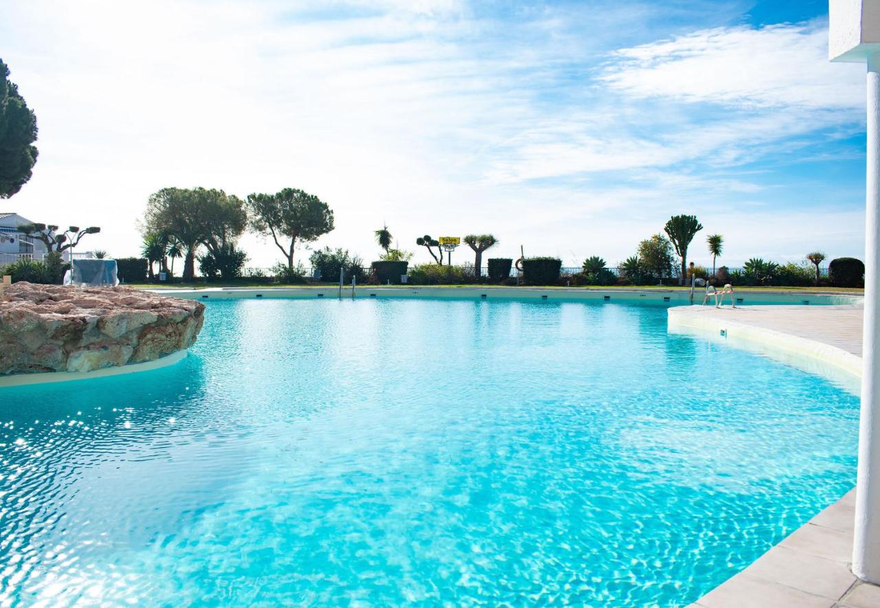 Capistrano Home with Access to Nerjas Top Pool Area - B&B Nerja