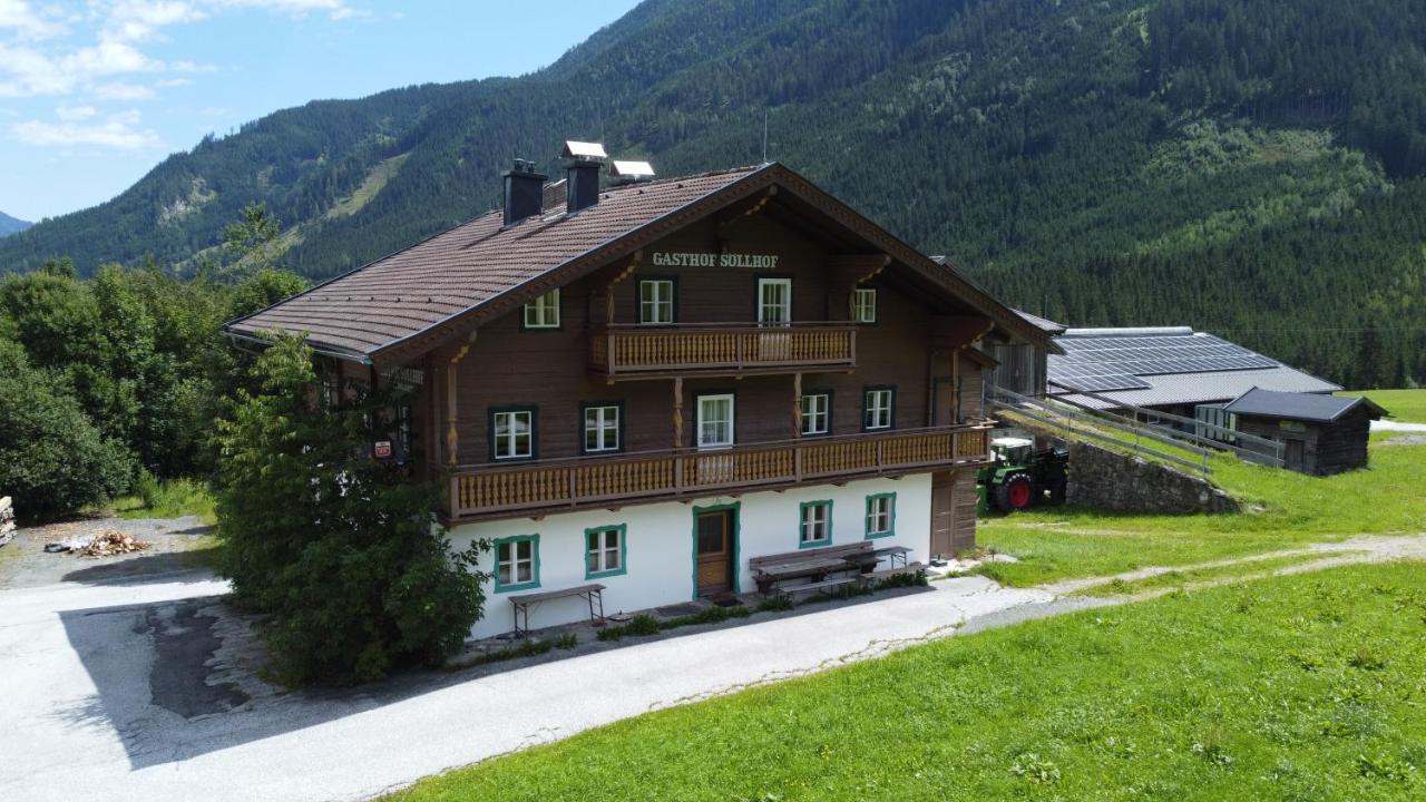 SÖLLHOF Ferienhaus mit 11 Schlafzimmern I großer Gemeinschaftsraum I Skibushaltestelle I 10 Min zum Skigebiet - Chambres d'hôtes Krimml