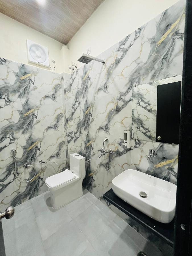 Camera Matrimoniale/Doppia con Letti Singoli con Bagno Privato