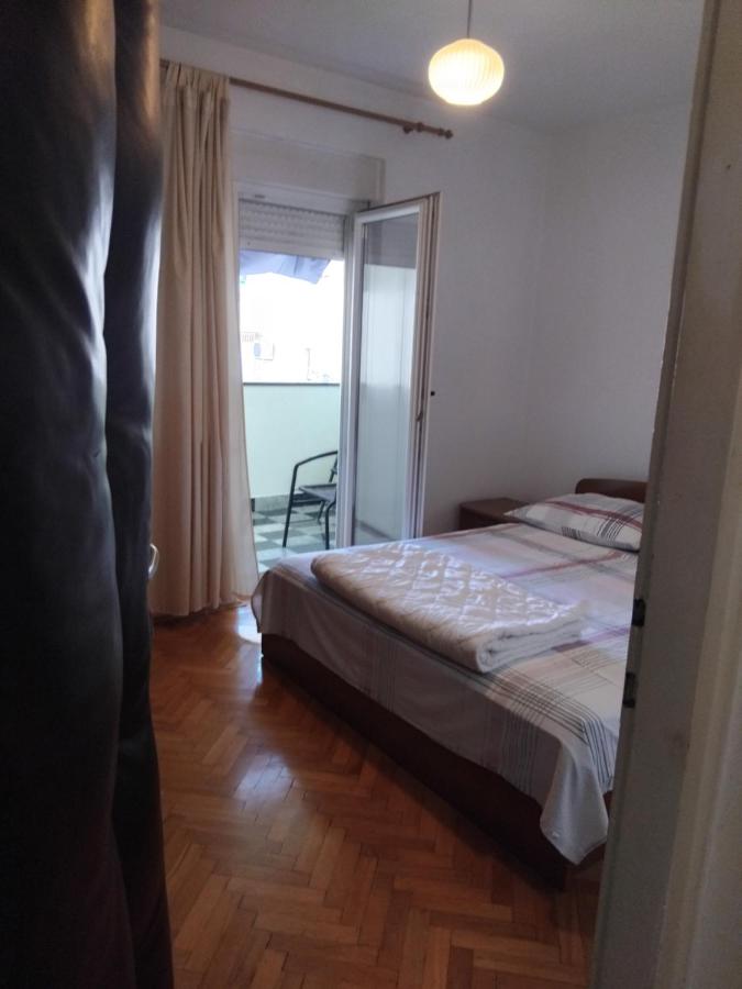 Doppelzimmer mit Balkon und Stadtblick