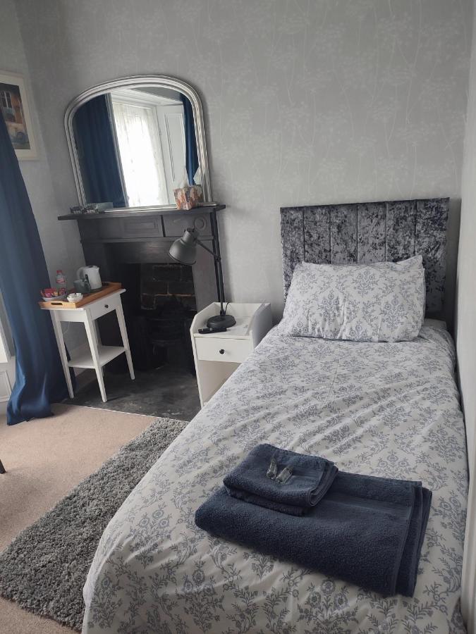 Single Room with Private External Bathroom