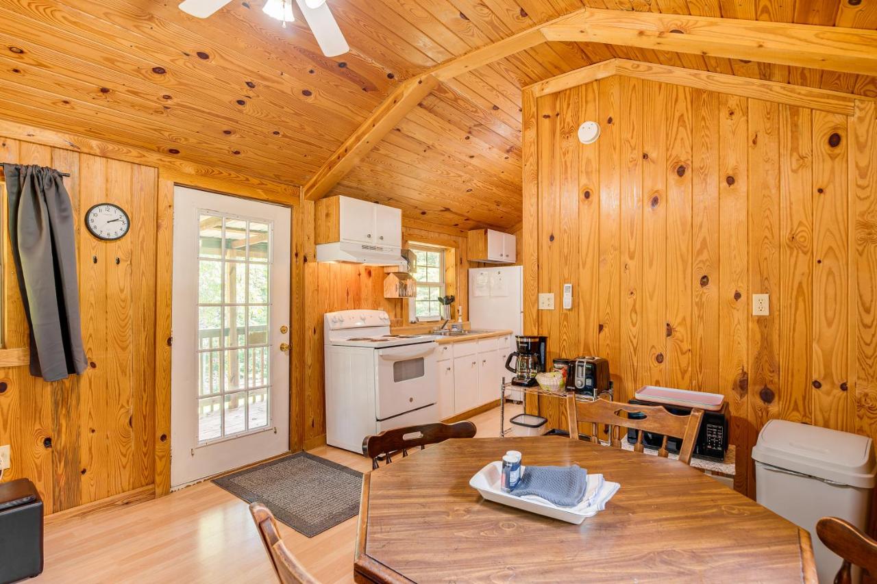 Clarkson Cabin Near Nolin Lake: 4 Mi to Boat Ramp! - Chambres d'hôtes Cub Run