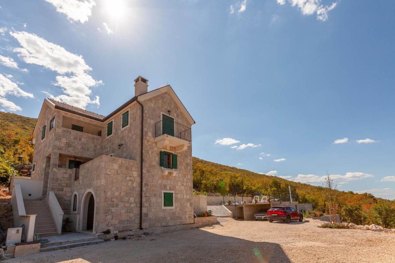 Biokovski zagrljaj - B&B Zagvozd