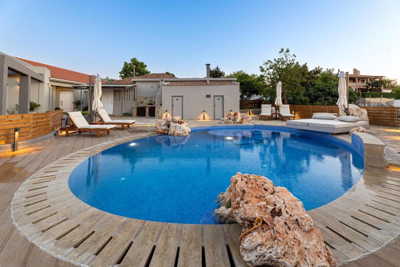 Tselepis Villa at Lakithra - B&B