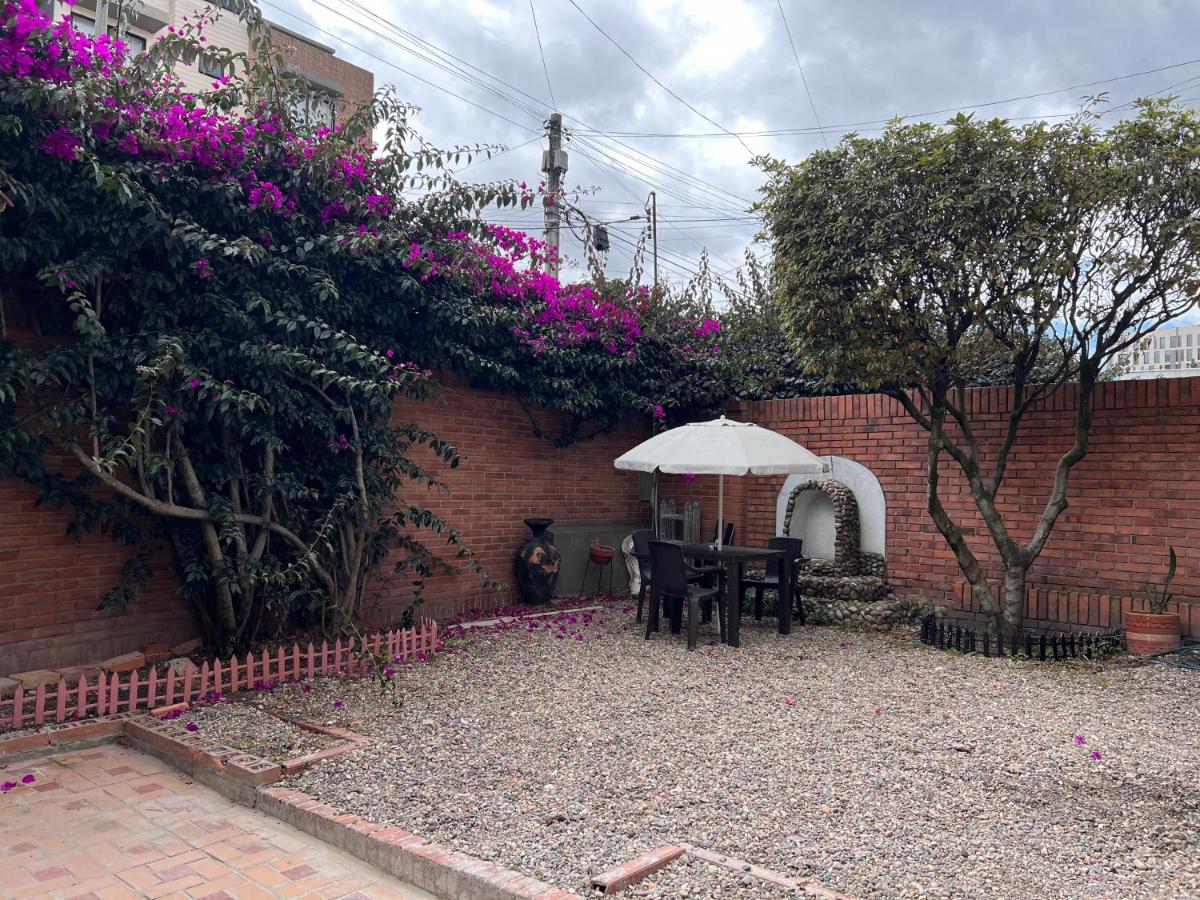 Garden's Aparta hotel - Bed and Breakfast Bogota