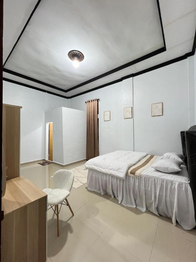 Acc Family Homestay - B&B
