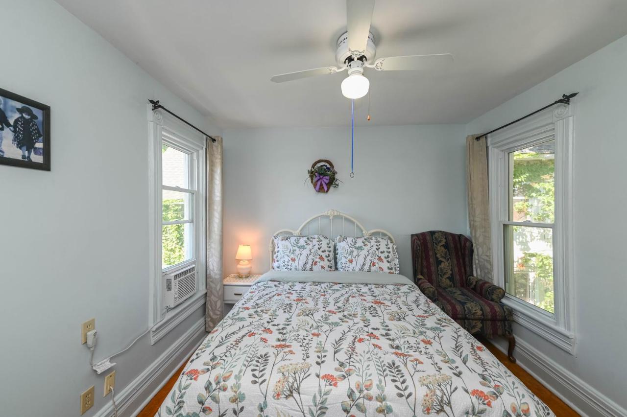 Habitación con cama grande