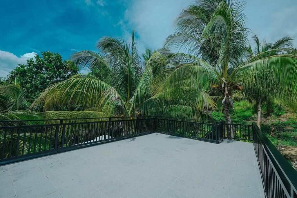 The Black Villa - B&B Baybay