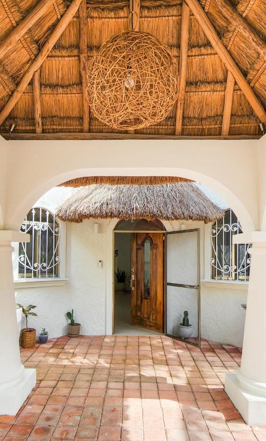 Gorgeous Villa in Aldea Zama with beach club access - Chambres d’hôtes Tulum