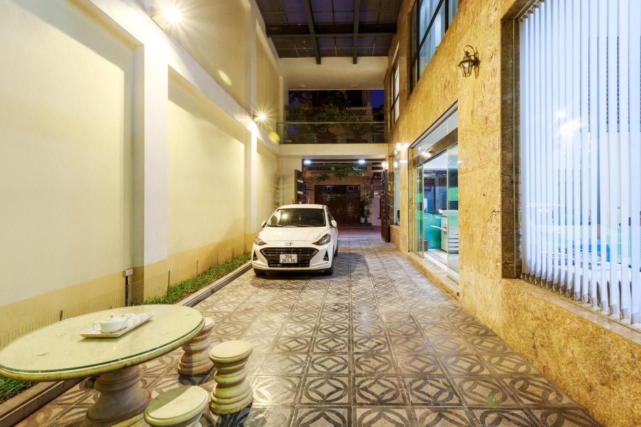 One-Bedroom Deluxe Apartment