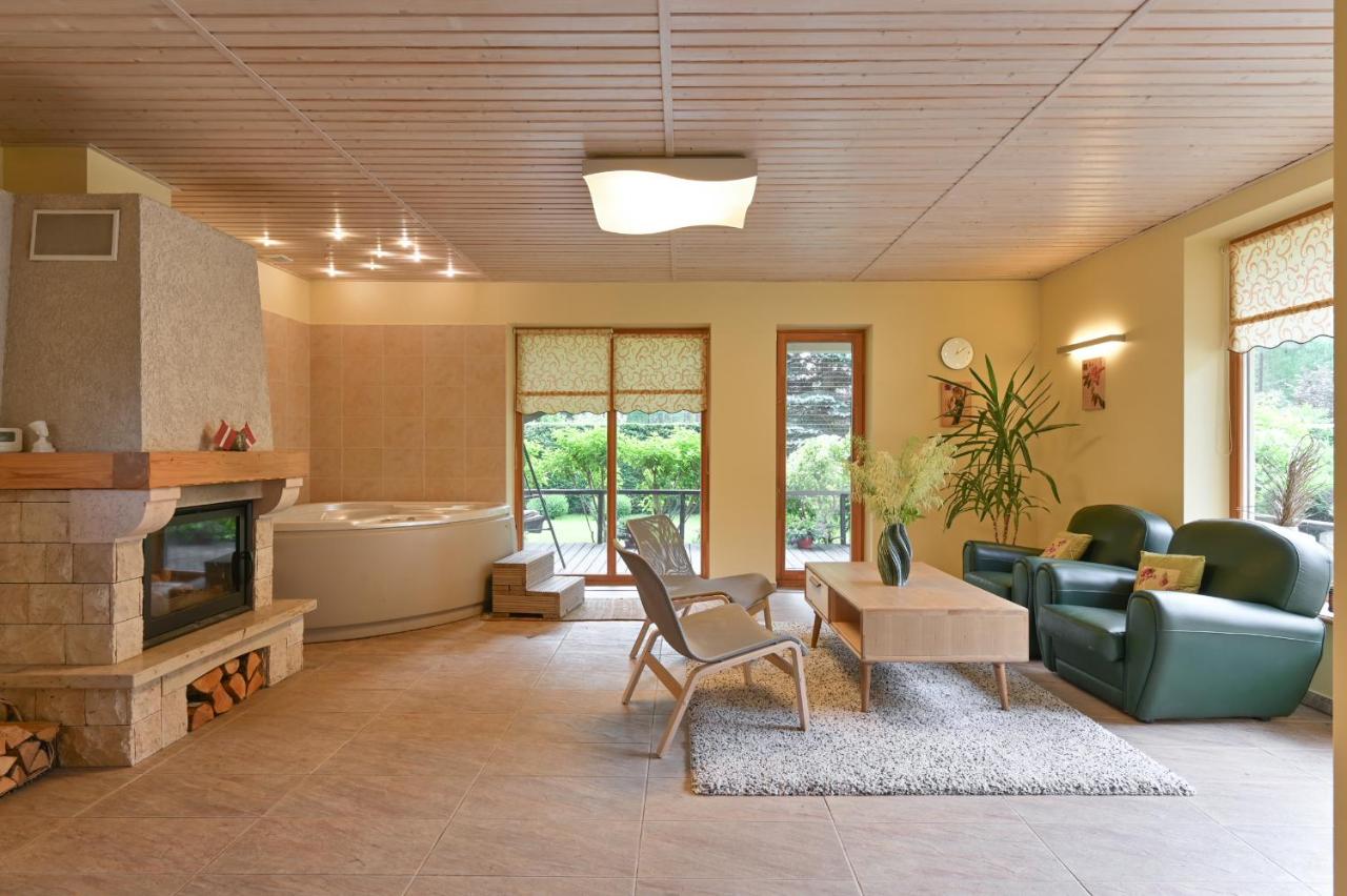 House with sauna and jacuzzi - B&B Jūrmala