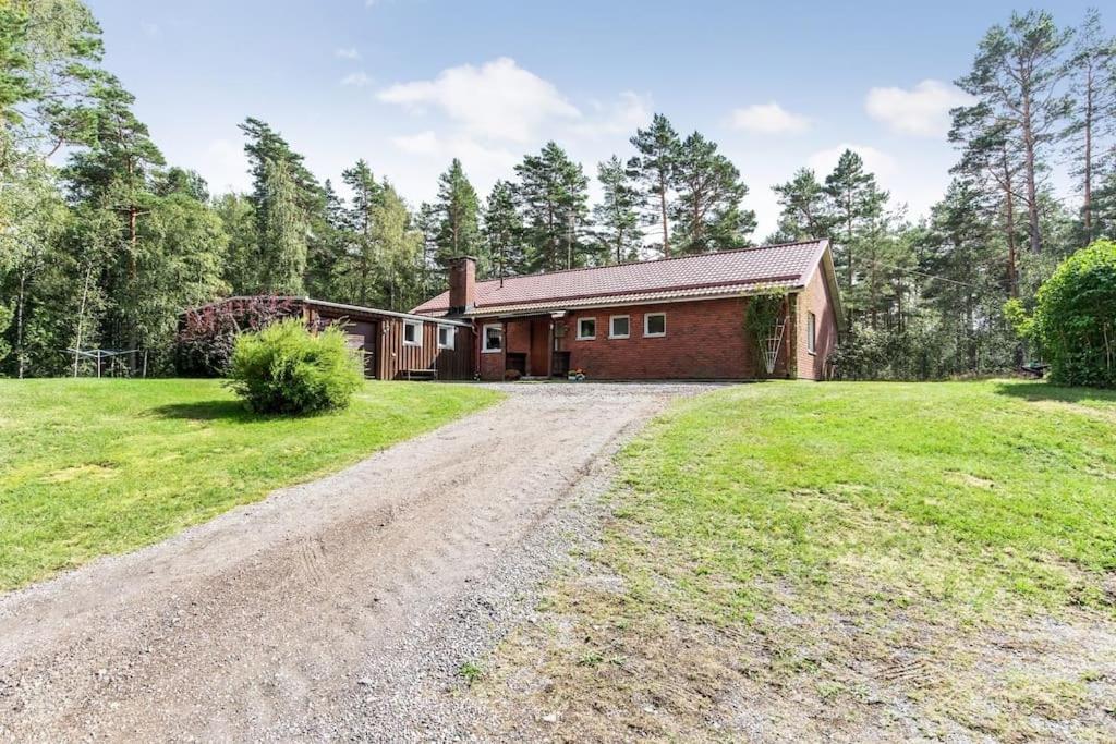 Villa Zinkgruvan Ferienhaus am See in Alleinlage - B&B Zinkgruvan