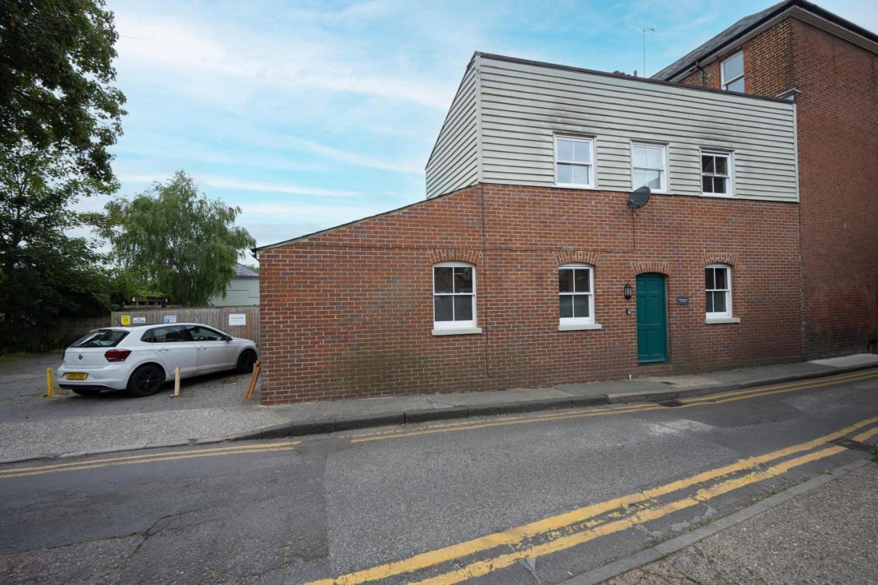 3-Bedroom Charming Central House - B&B