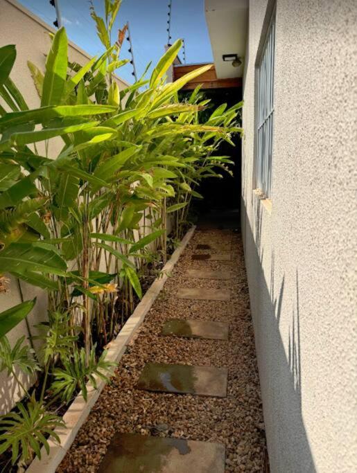 Casa Praiana na cidade - Proximo a São José do Rio P - Bed and Breakfast