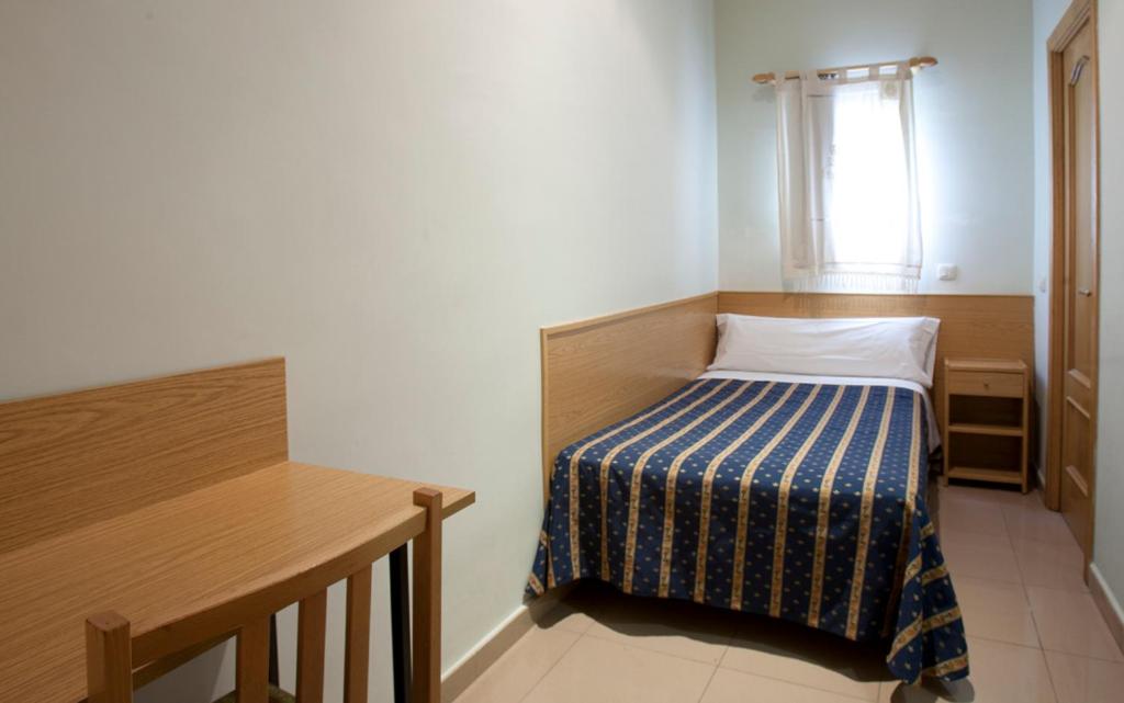 Single Room with Private Bathroom