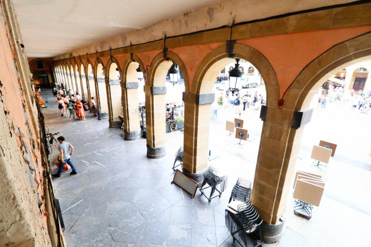 Plaza Consti, Heart of the old town - B&B