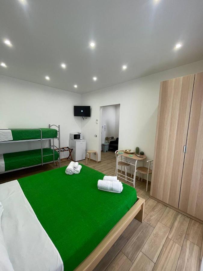 Vierbettzimmer mit Balkon