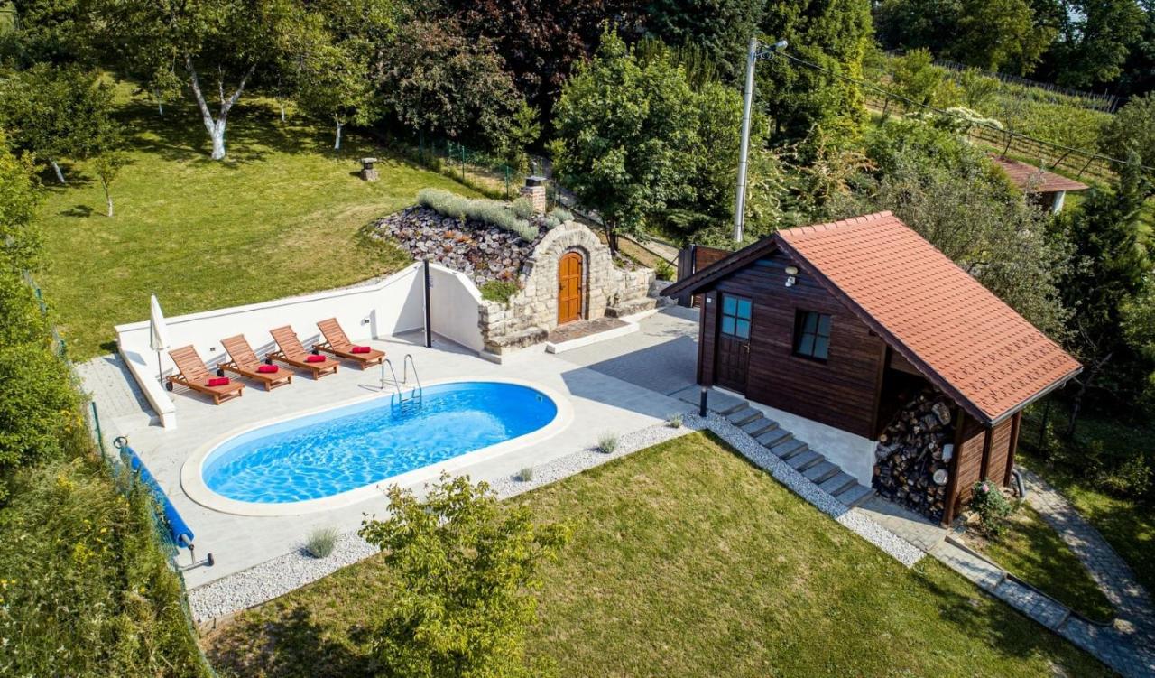 Podvezanec Kuca - B&B