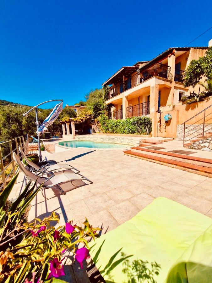 Maison Provençale sur Collines de Nice avec Piscine et vue mer - B&B