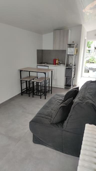 Appart cosy proche gare RER E entre Paris-Disney - Ferienwohnung